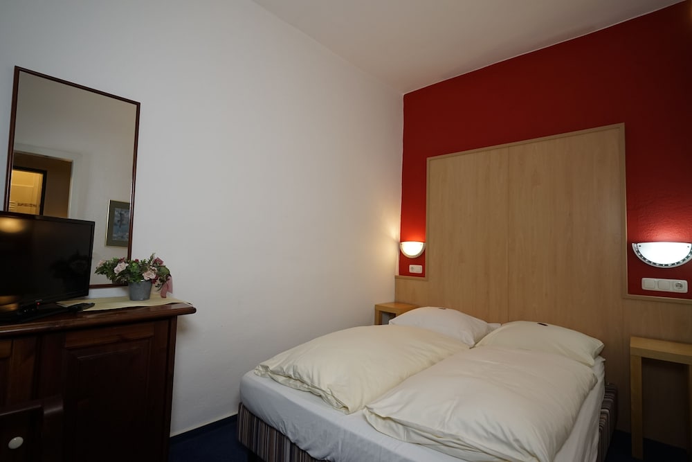 MD-RABE'S HOTEL KIEL 16/49