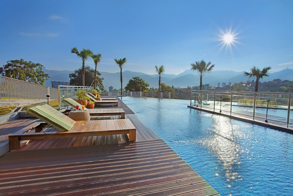 Pesona Alam Resort & Spa 45/50