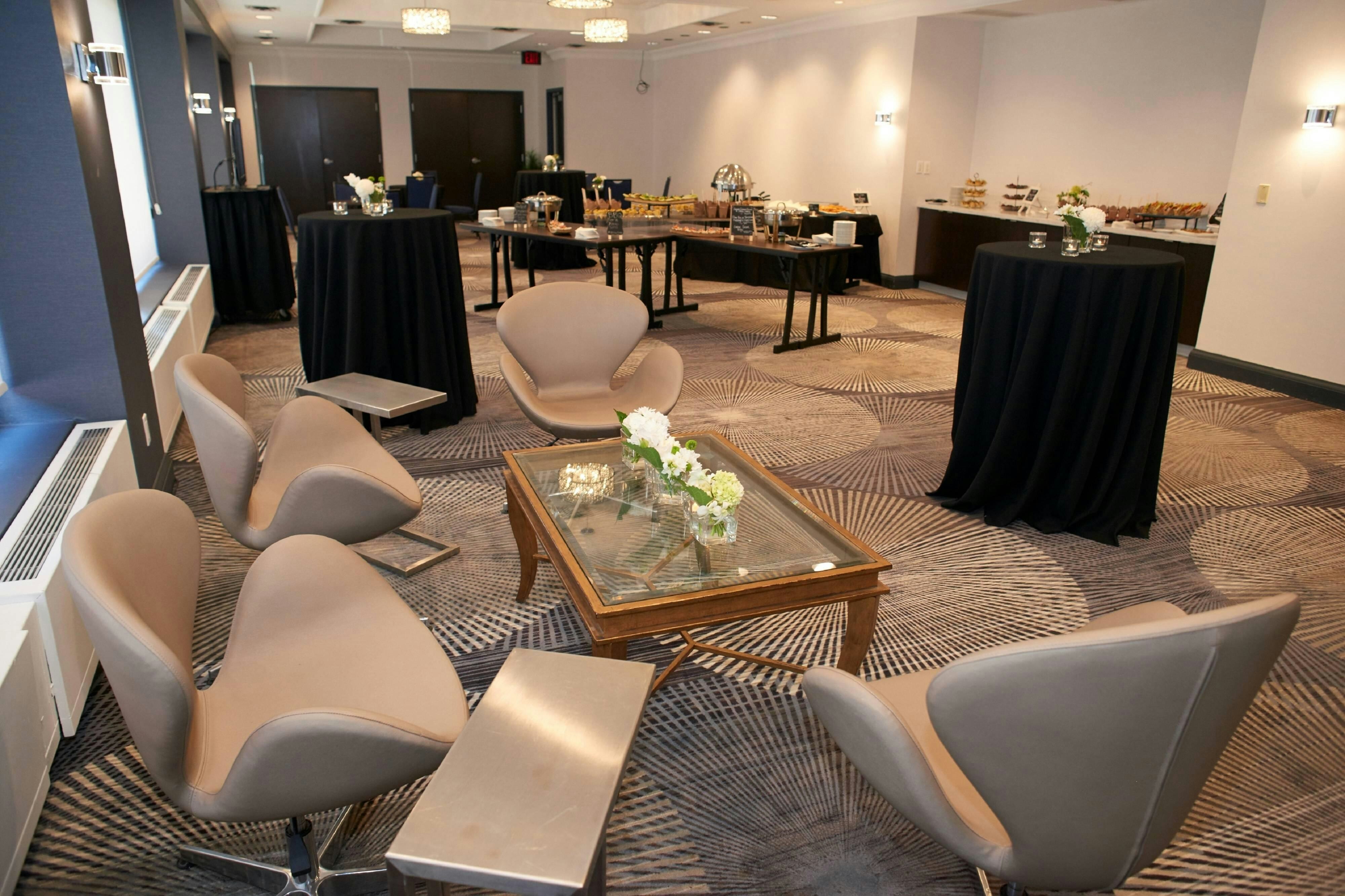 Courtyard By Marriott Downtown Toronto 7/25