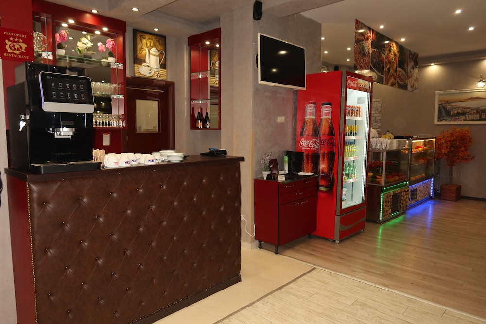 Aris Hotel 9/43