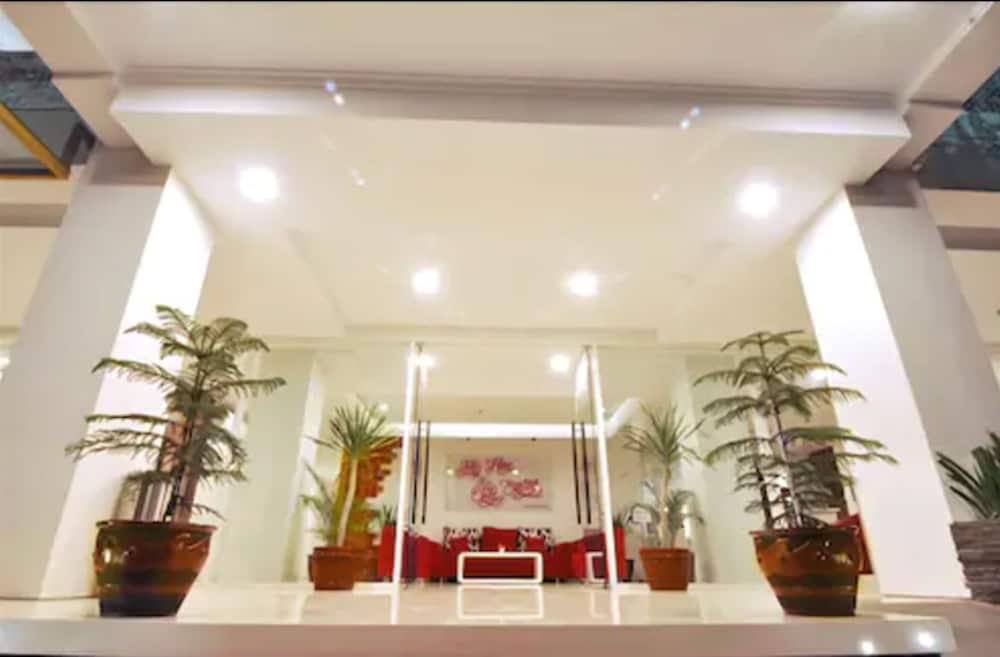 TICKLE HOTEL 14/20