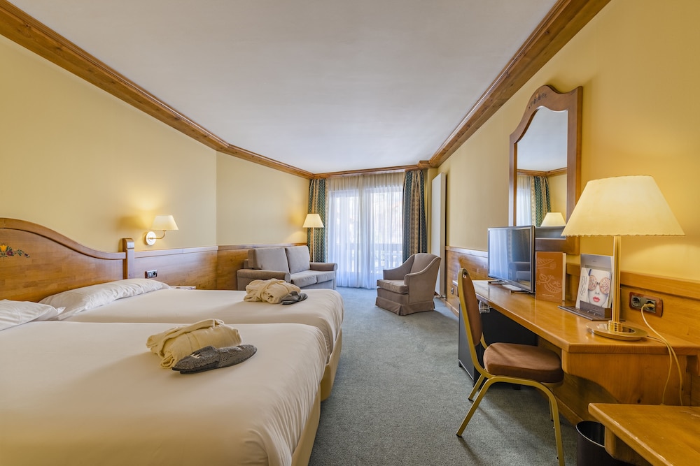 Sport Hotel Village 8/50