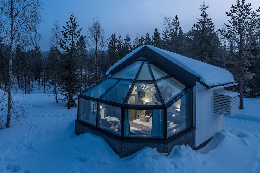 Santa's Igloos Arctic Circle 5/46