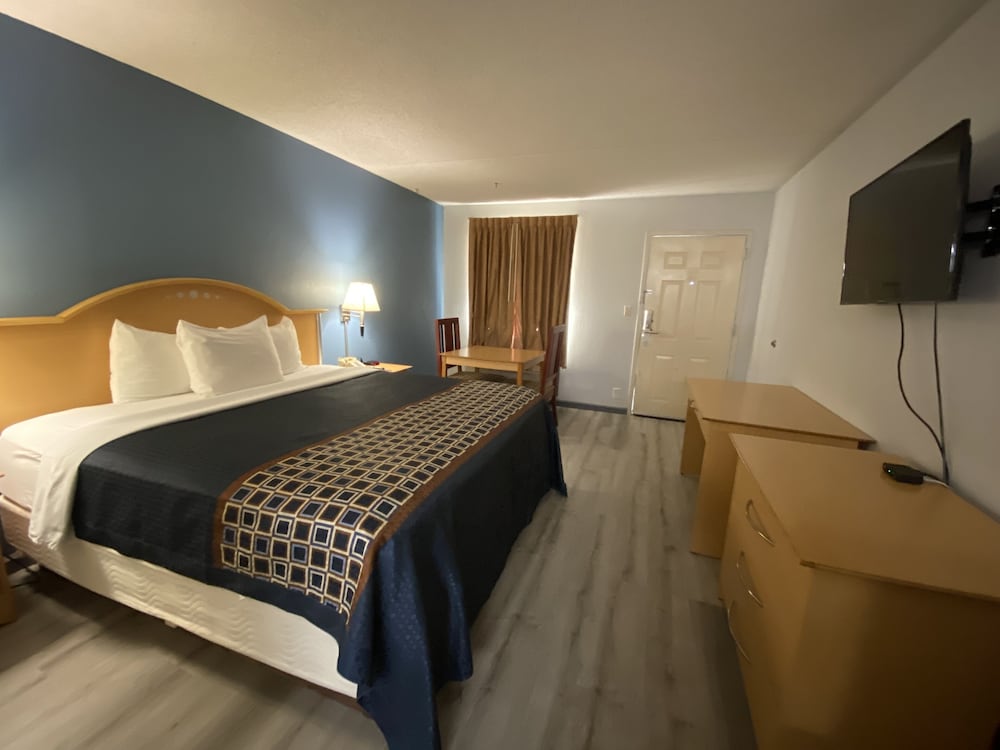 Econo Lodge Branson Theater District 19/40