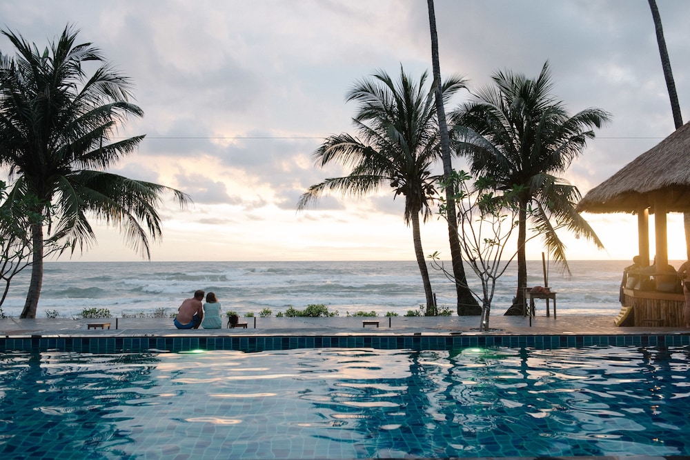 Nature Beach Resort 64/70