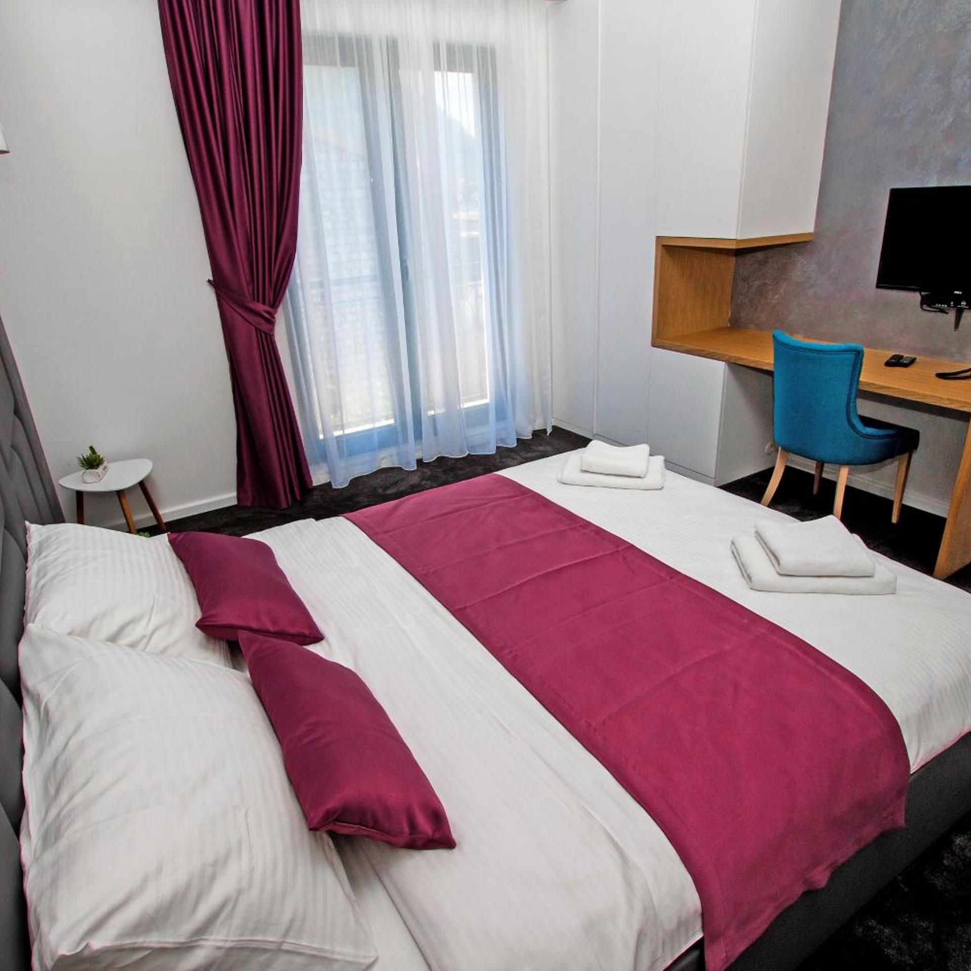 Room, Double Bed, Lateral Side Sea View