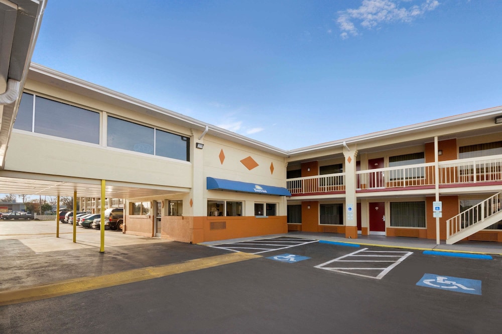 Days Inn By Wyndham Jacksonville Nc 1/68