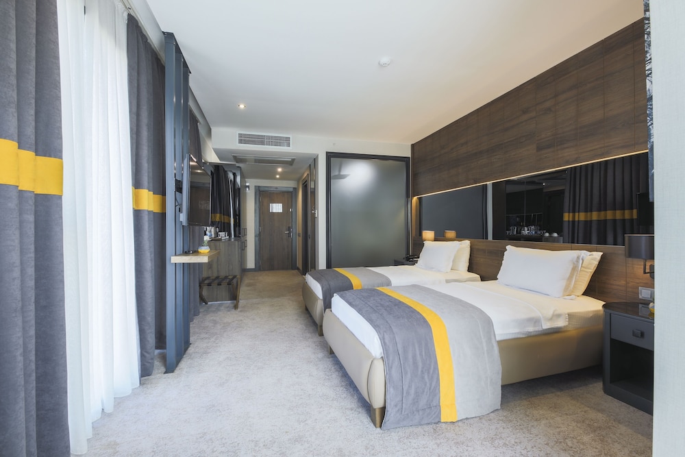 Standard, Twin Beds