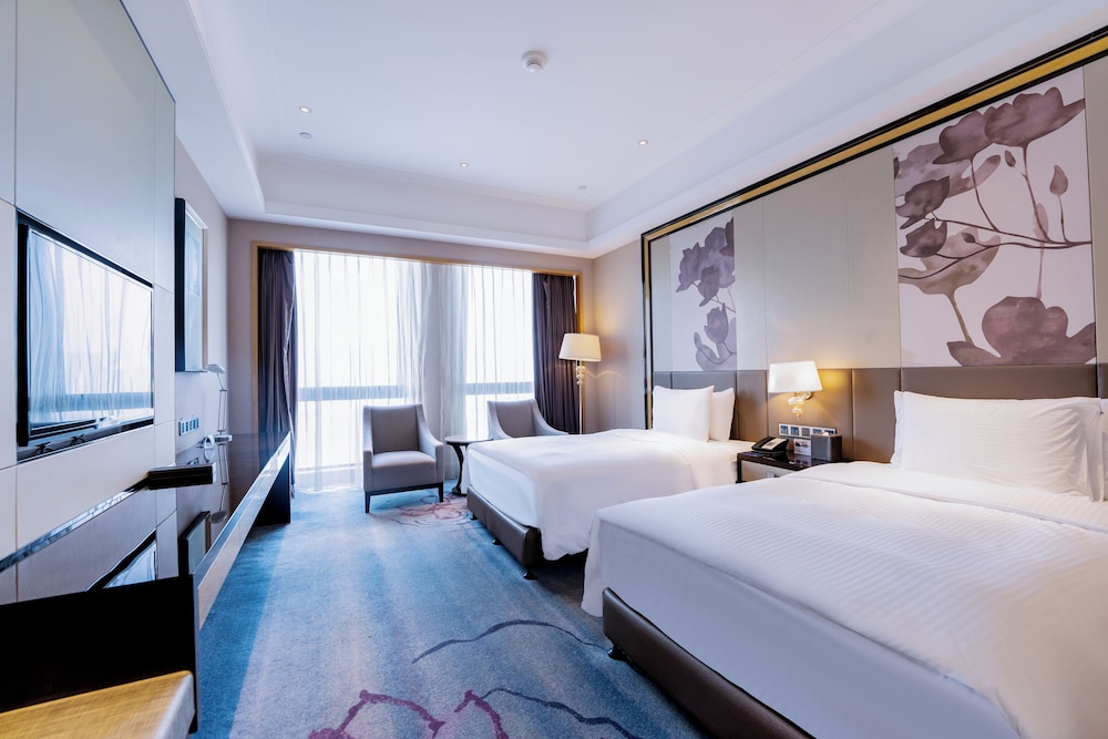 EXECUTIVE, TWIN BEDS
