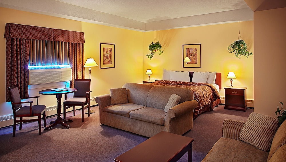 Days Inn & Conference Centre by Wyndham Camrose Norsemen 34/61