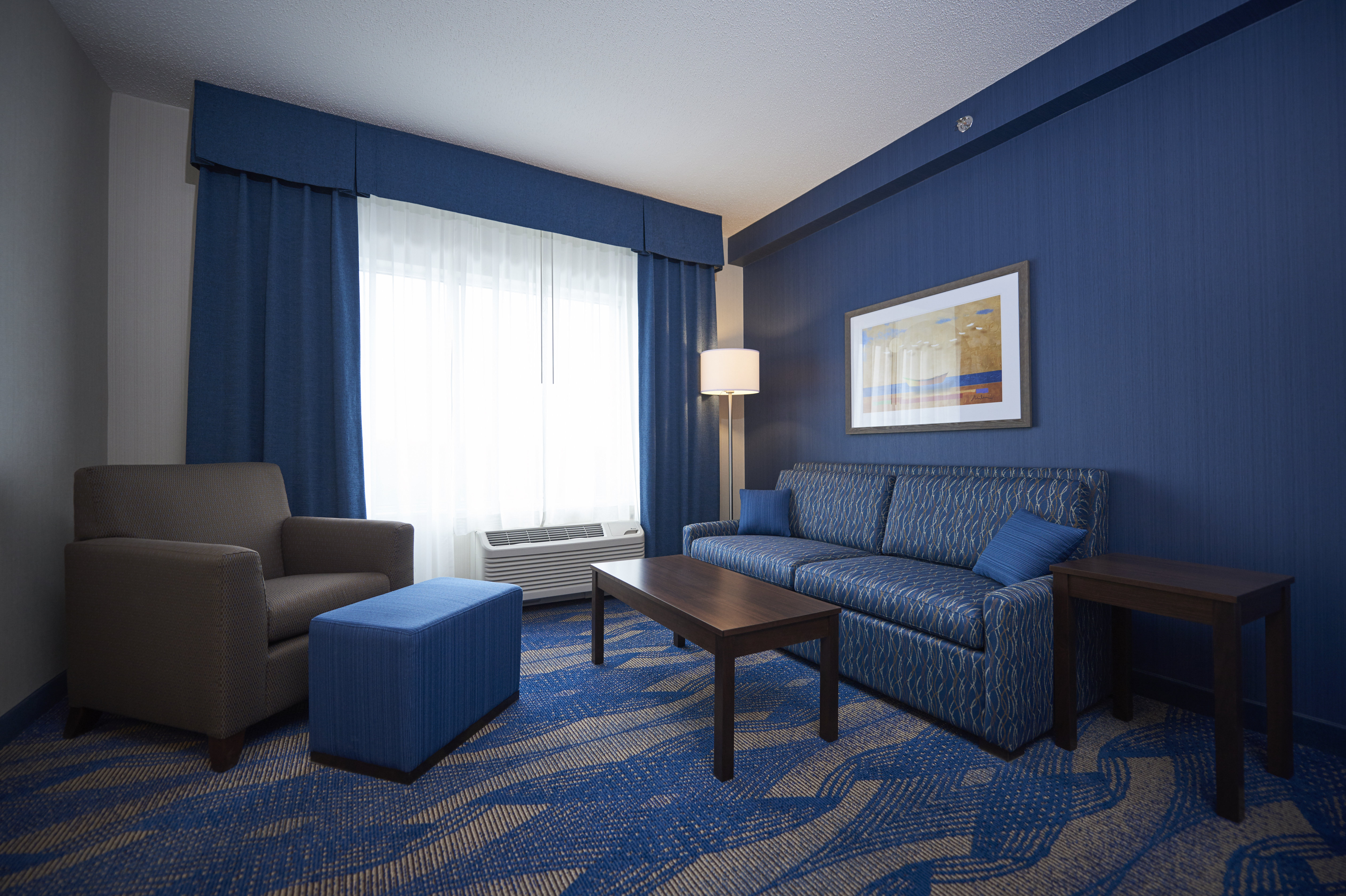 Holiday Inn Express Suites St John S Airport 26/52