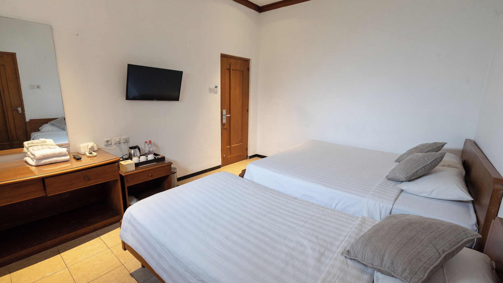Deluxe, Cottage, 6 Queen Beds