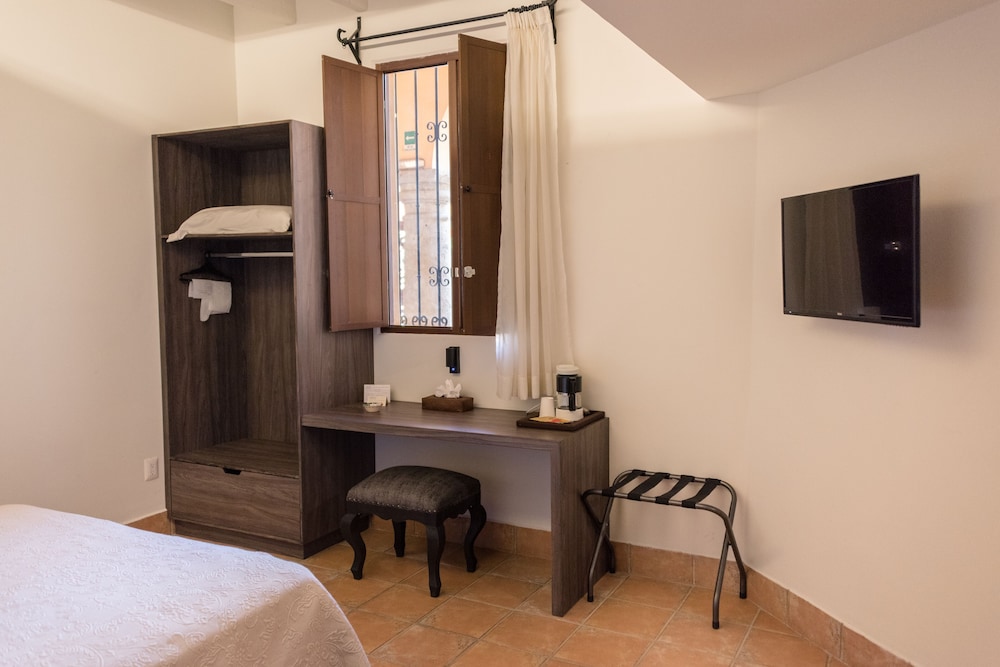 Hotel Boutique Naura Centro 67/82