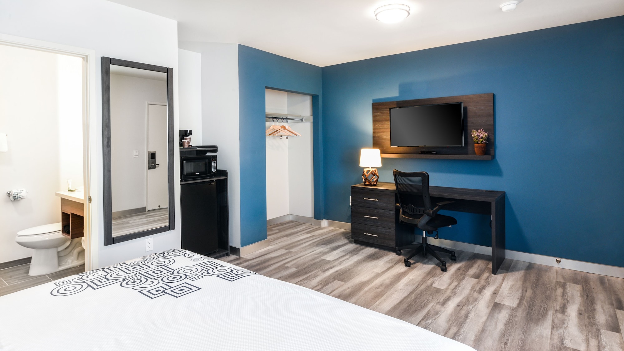 STANDARD, KING BED, ACCESSIBLE