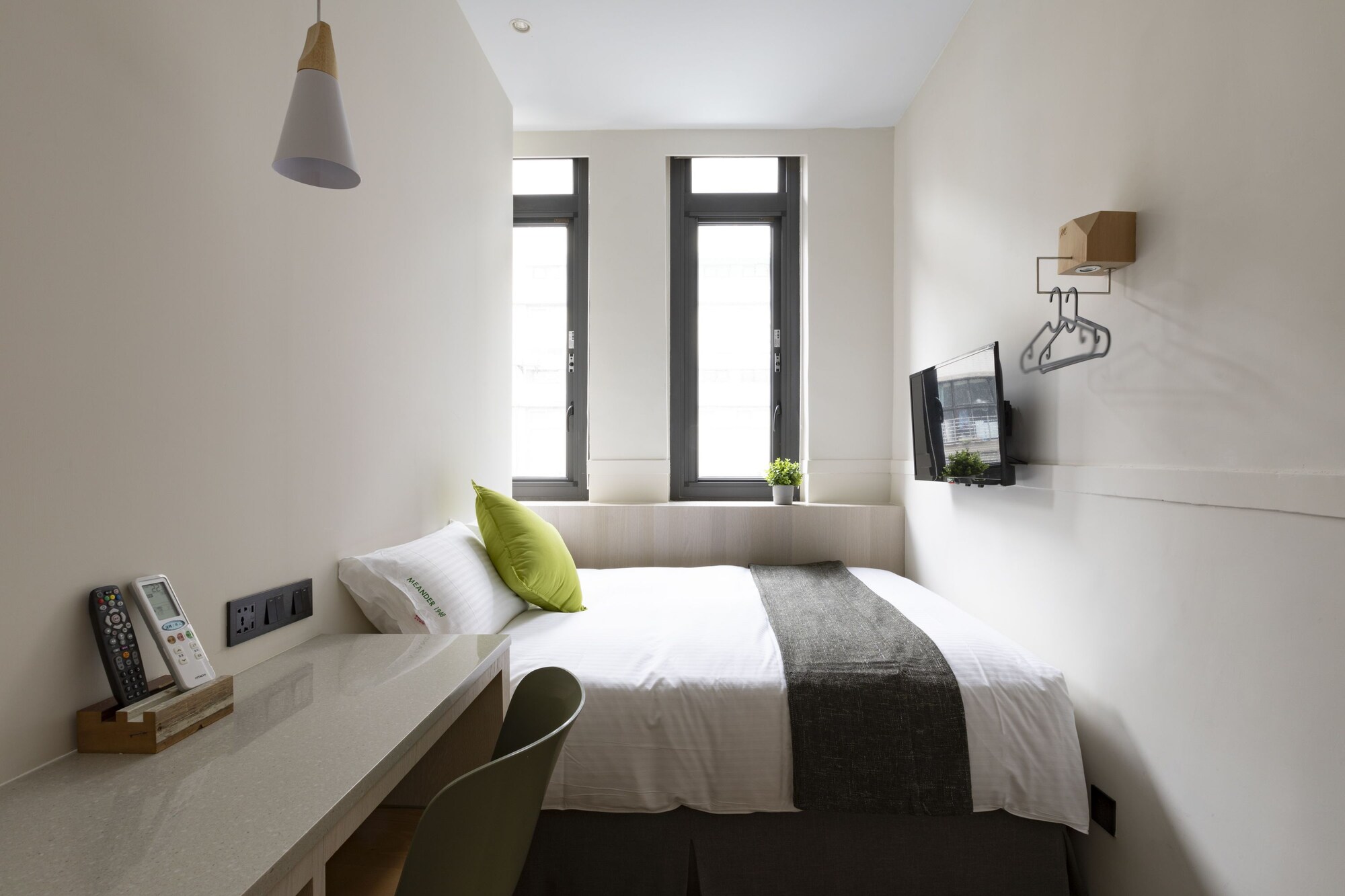 ECONOMY, DOUBLE BED, SHARED BATHROOM
