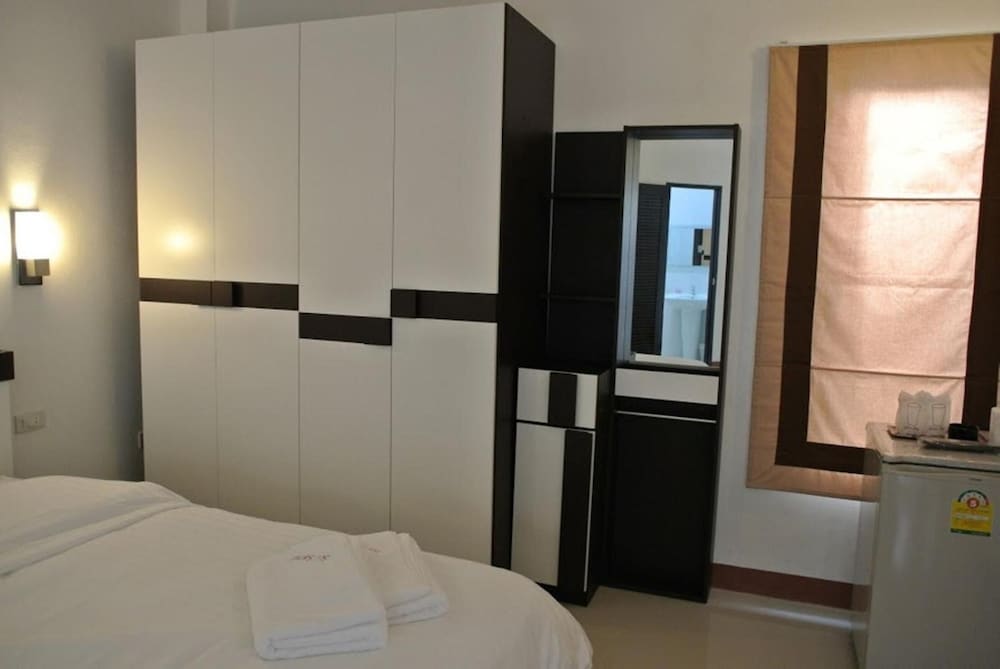 Sri Samui Hotel 8/24