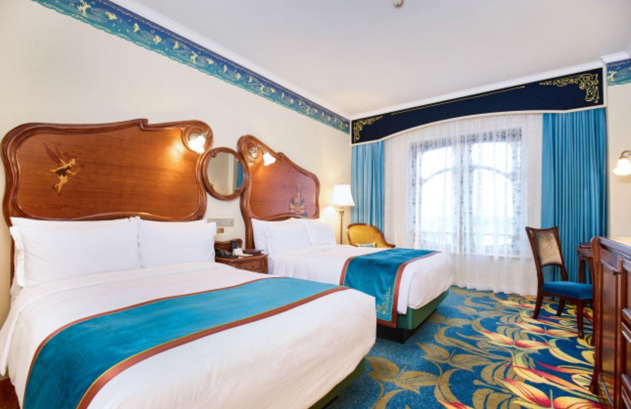 Disneyland Hotel 11/36