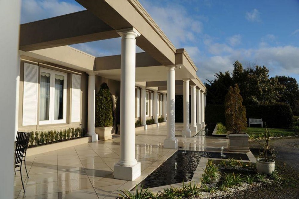 Norwood House 3/44