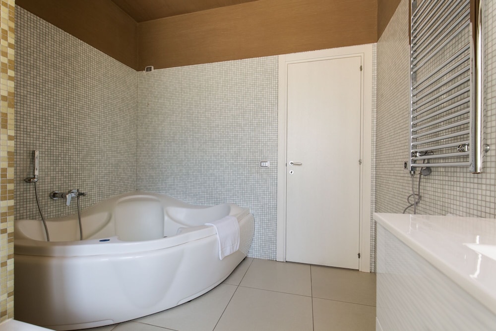 Hotel Plana 17/77