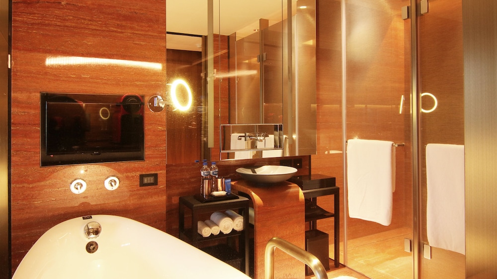 H2o Hotel 50/60
