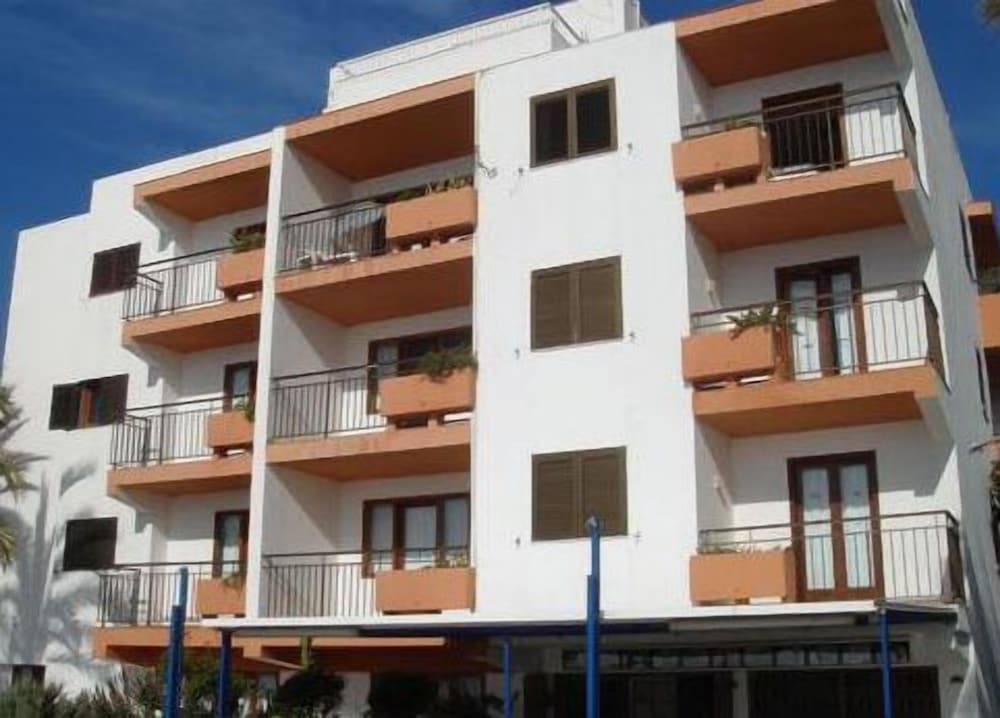 Llevant Apartments 1/30