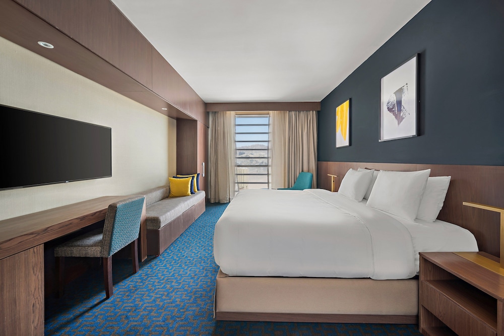 1 BEDROOM, DELUXE