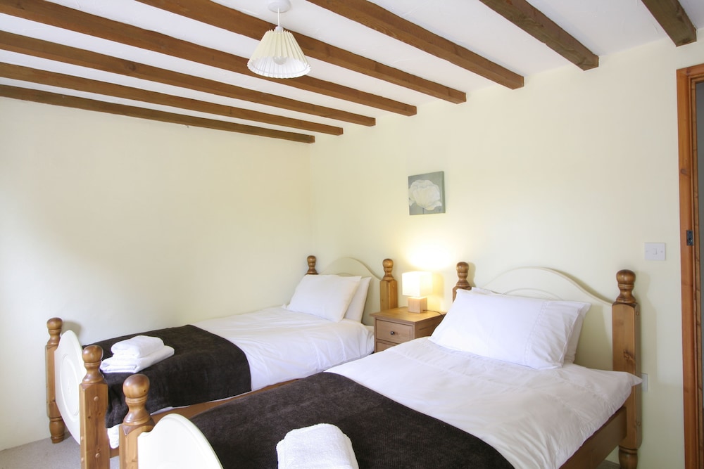 Polean Farm Cottages 13/50