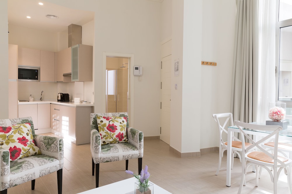 Welldone Cathedral Suites 23/50