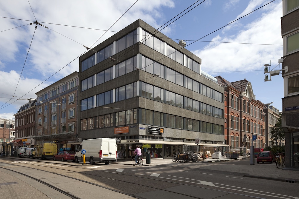 easyHotel Amsterdam City Centre 54/66