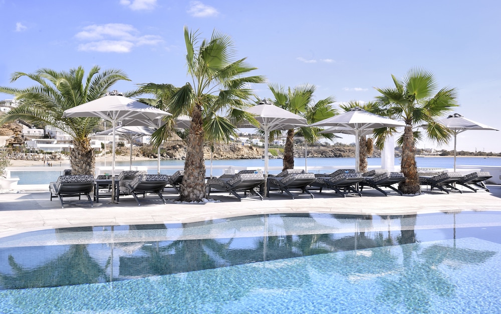 Petinos Beach 37/72