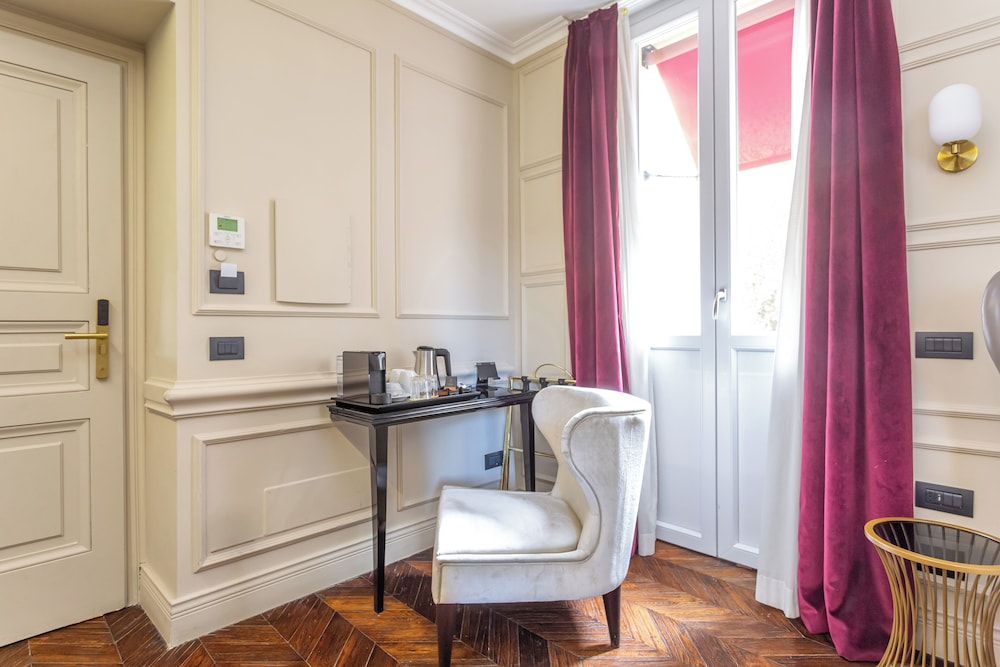 THE CORNER TOWNHOUSE 39/50