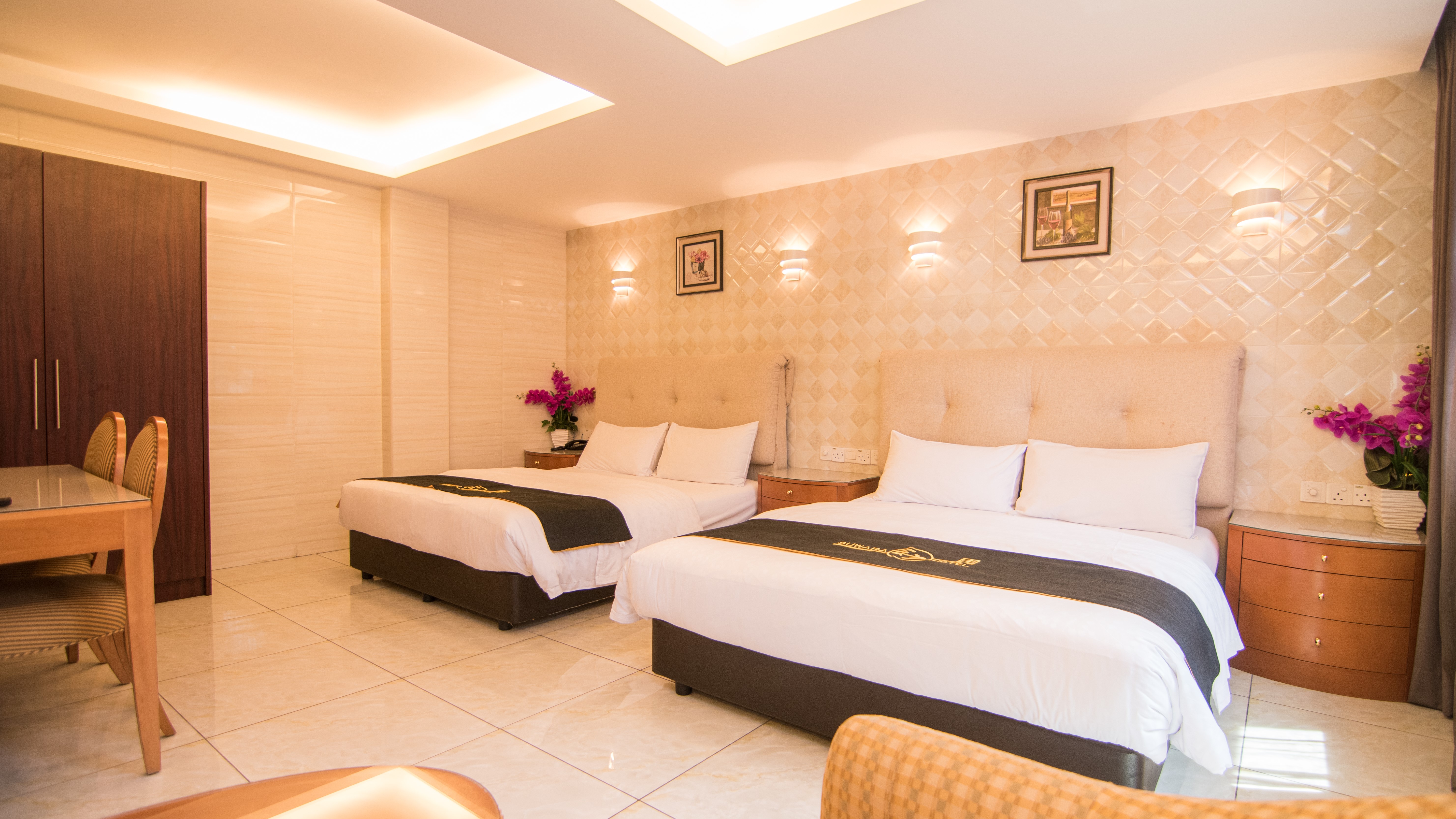 Suwara Hotel 12/36