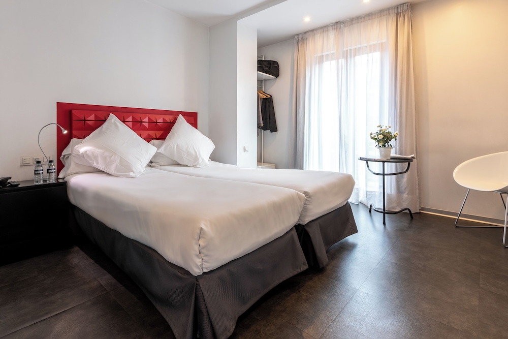 Hotel Mayerling 23/64