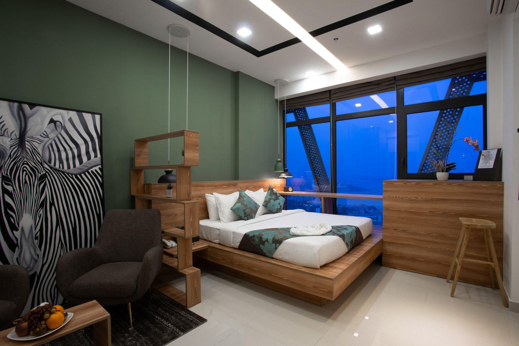 1 Bedroom, Landmark, King Bed, River View