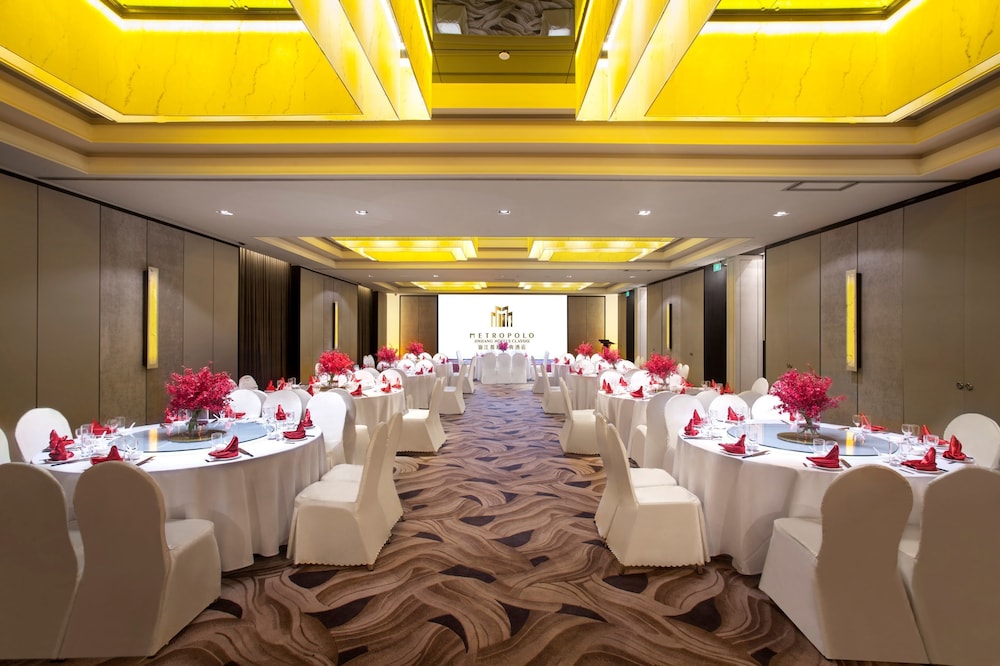 Hotel Golden Tulip Bund New Asia 45/53