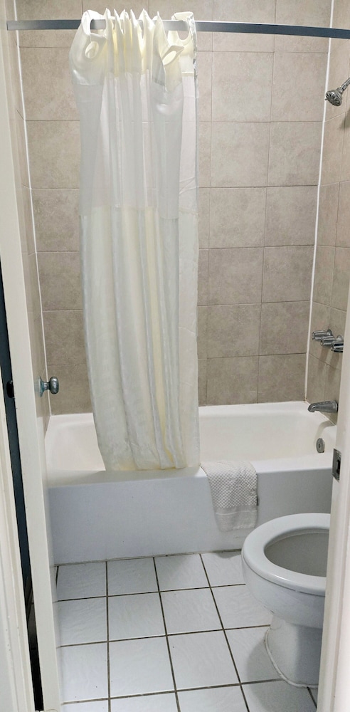 Best Price Motel & Suites 54/56