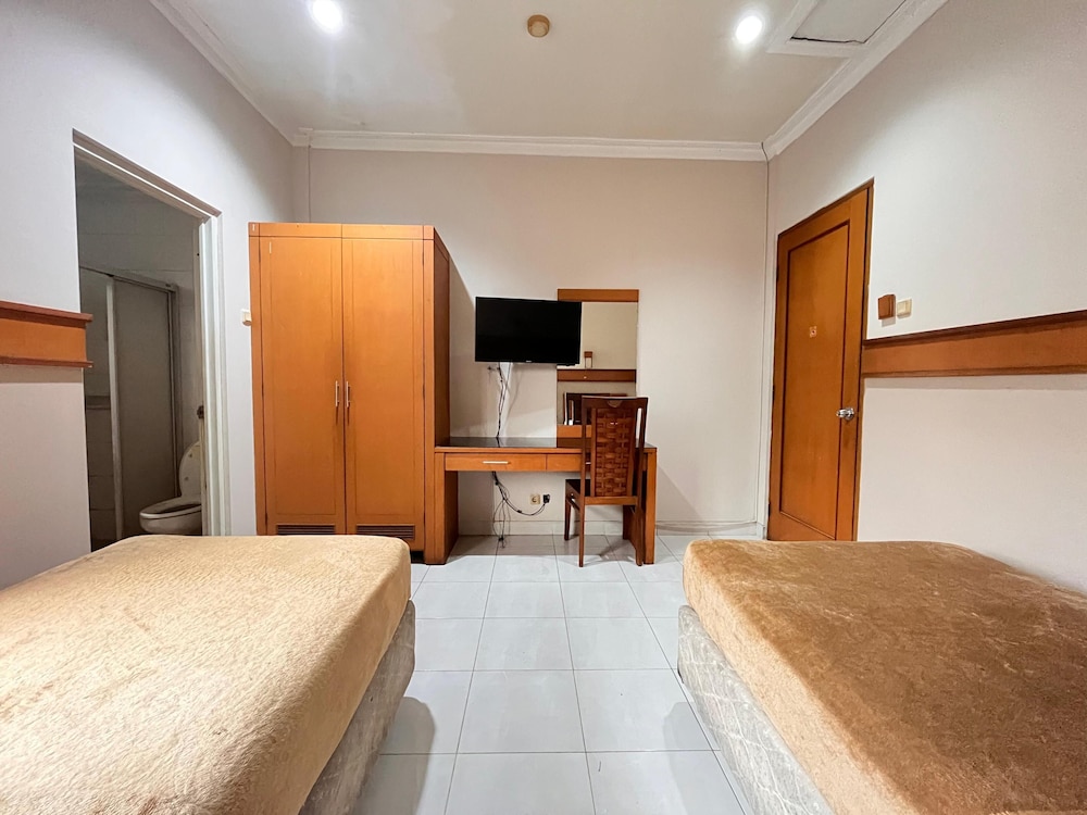 Hotel Caravan 26/49