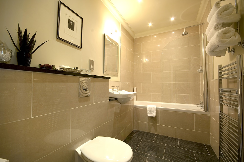 Whitley Hall Hotel 18/45