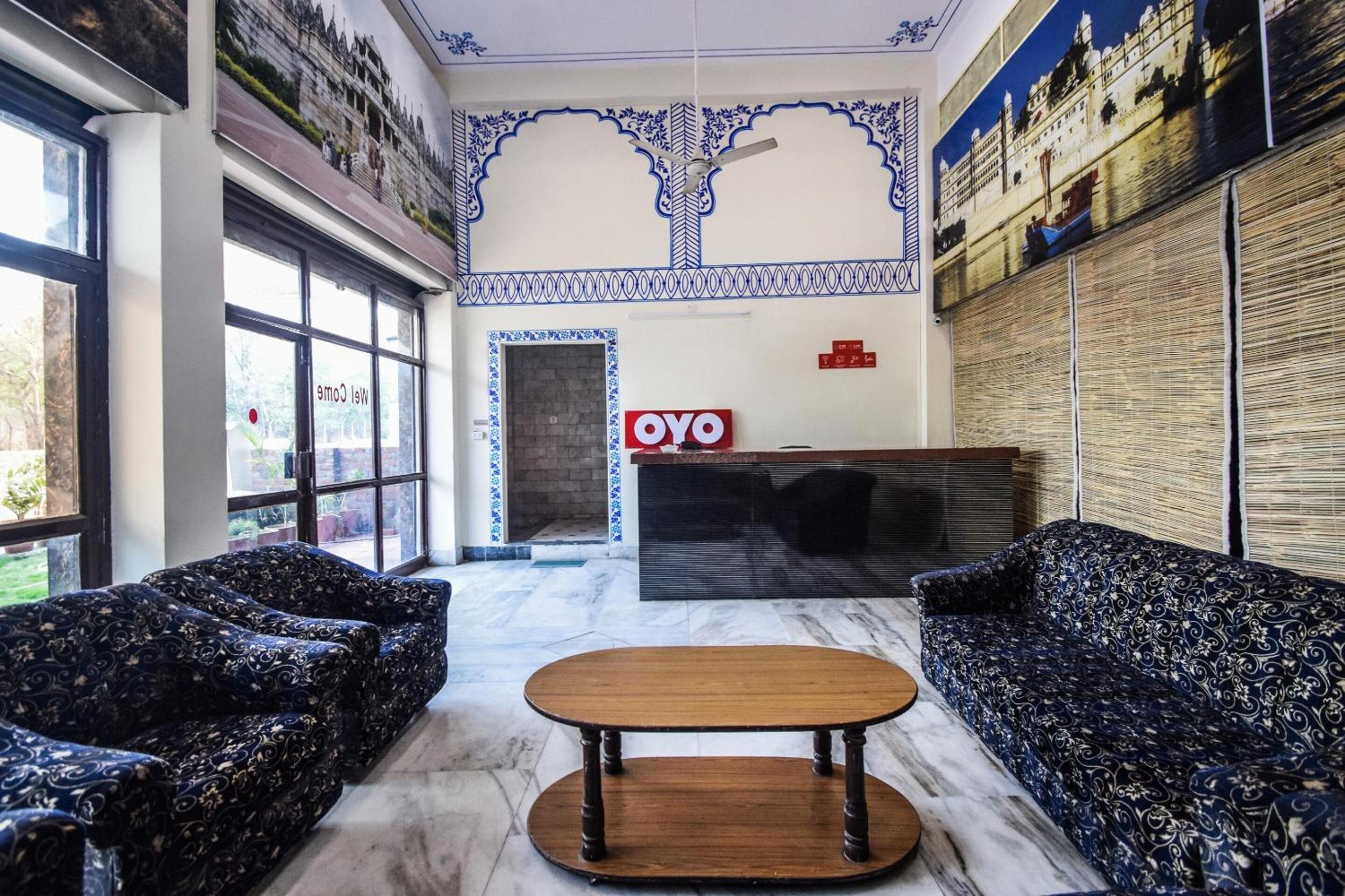 Oyo 15212 Hotel Seema 16/17