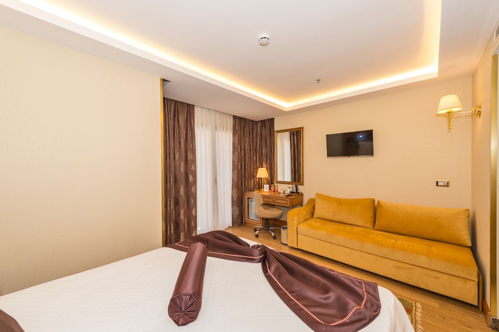 Aprilis Gold Hotel 8/50