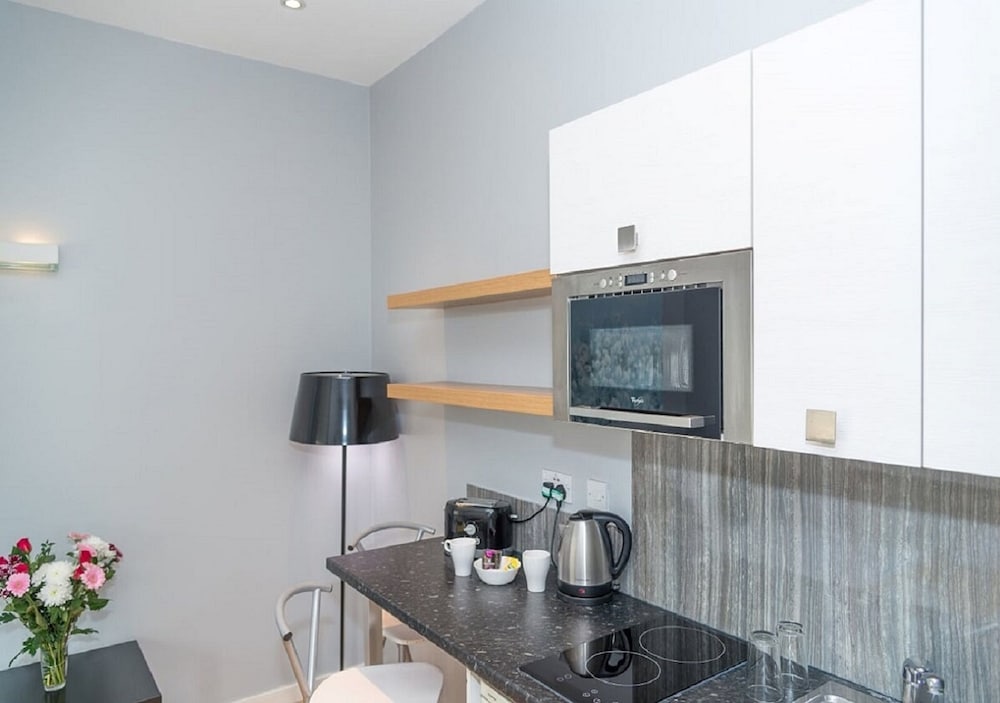Hyde Park Executive Apartments 35/41