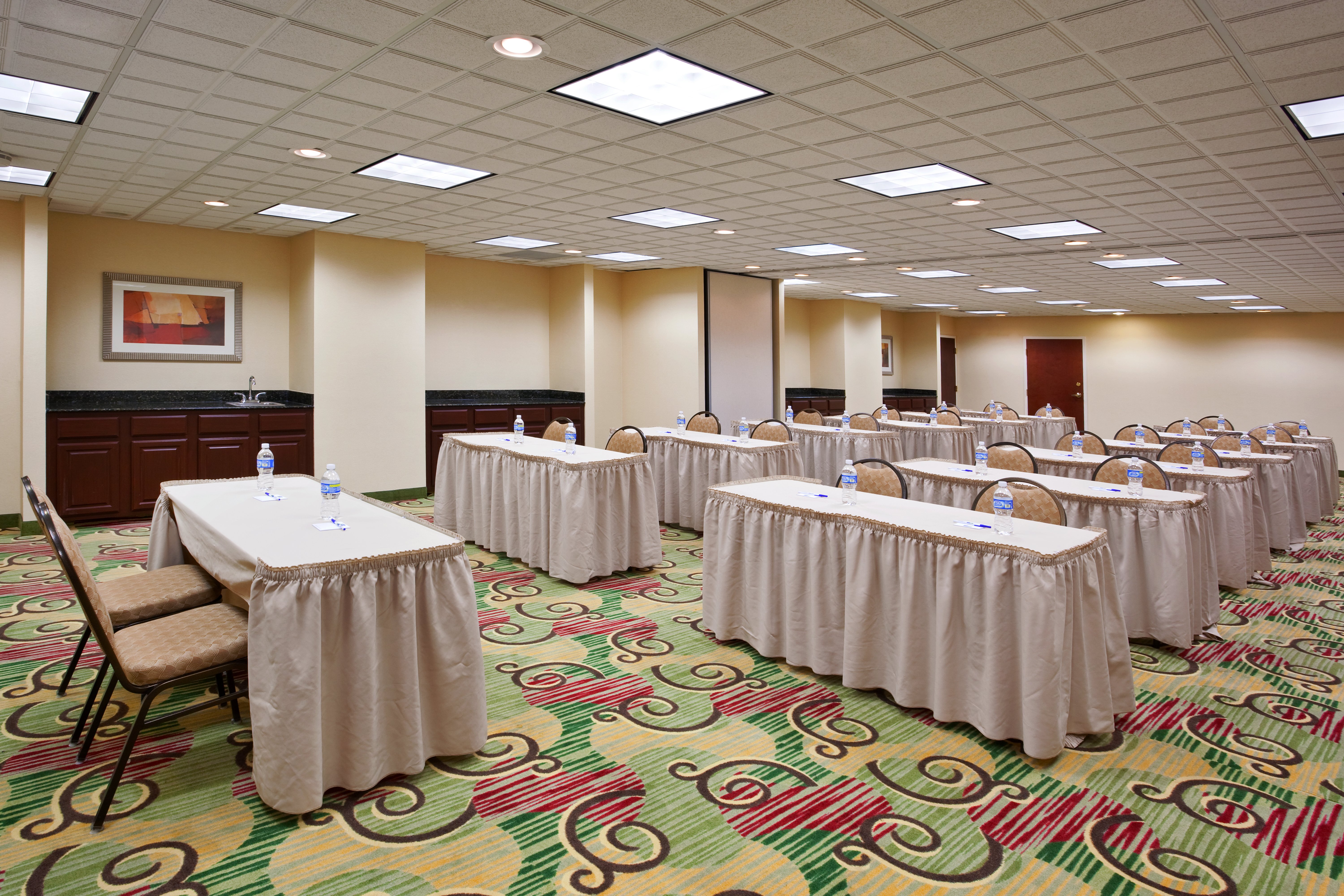 Holiday Inn Express Hotel Suites Cleveland Streetsboro 32/38