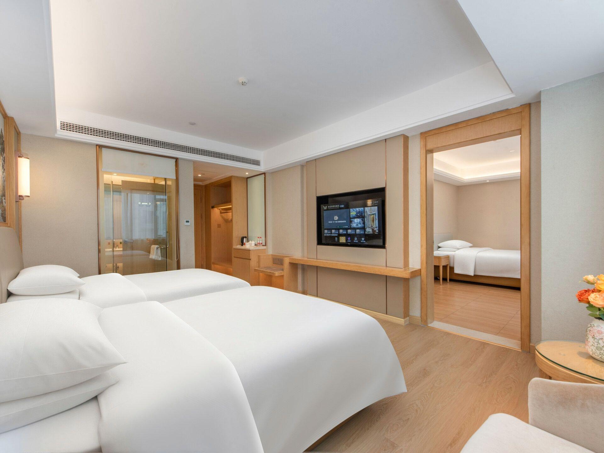 Vienna International Hotel (Zhuhai Gaolangang International) 20/56
