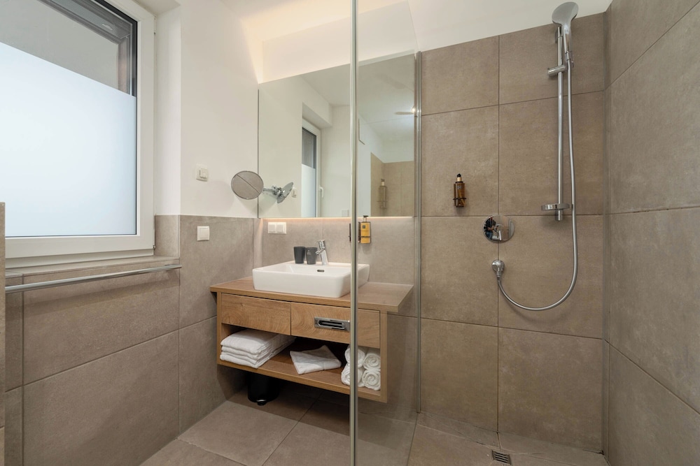 1 Bedroom, Suite, Double Bed, Sofa