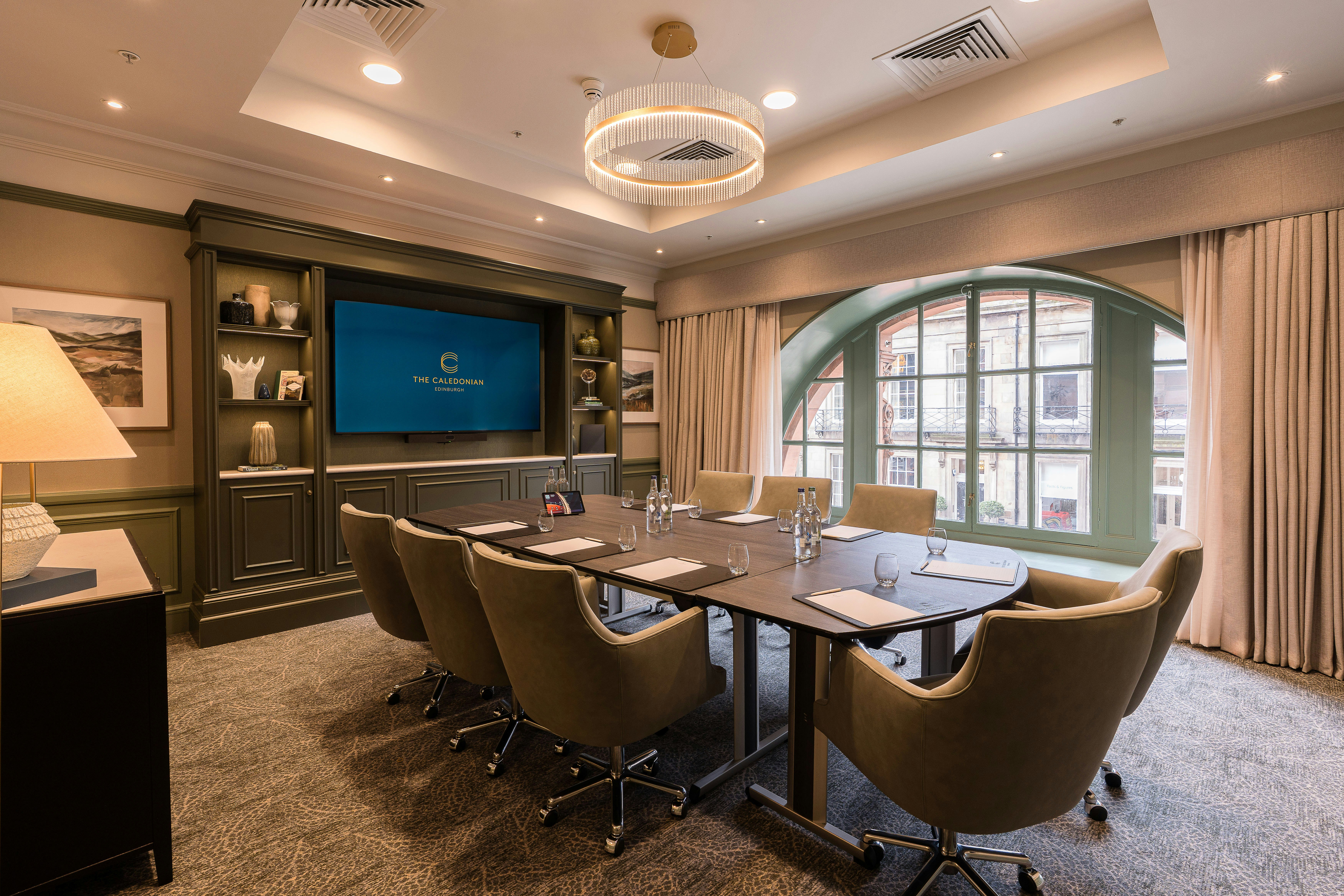 The Caledonian Edinburgh, Curio Collection by Hilton 42/60