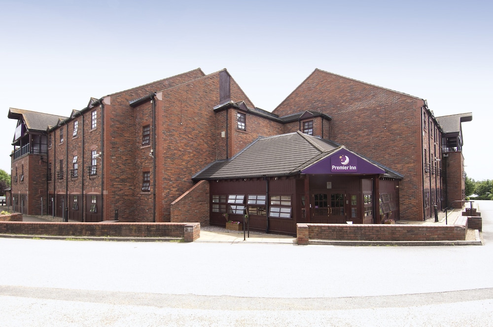Premier Inn Milton Keynes South West (Furzton Lake) in MILTON KEYNES