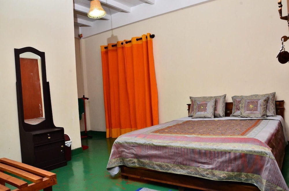 Deer Point Hotel Kandy 7/41