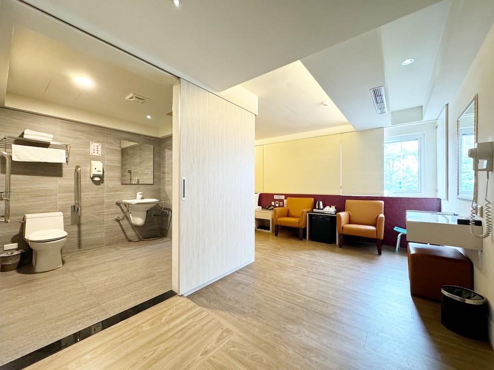 Ai-Lai Fashion Hotel 17/72