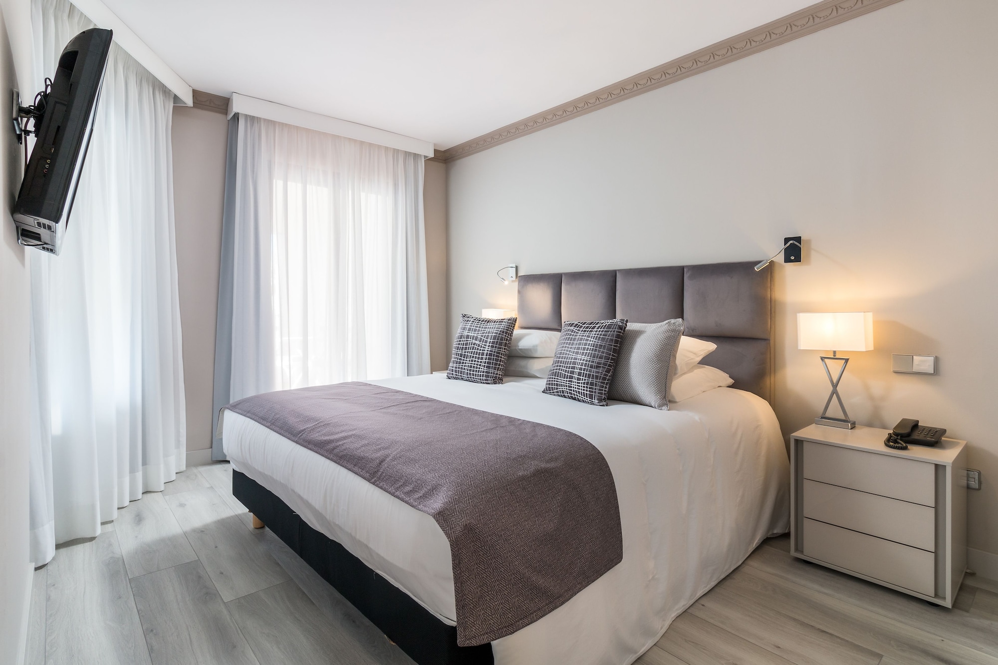 DELUXE, DOUBLE BED, SEA VIEW