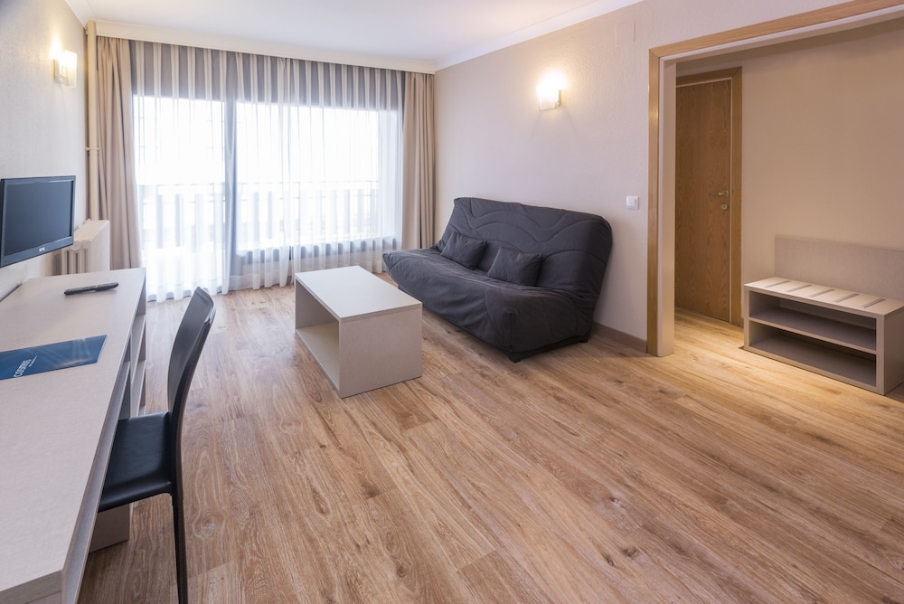 COSMOS Hotel & Aparthotel Andorra 37/65